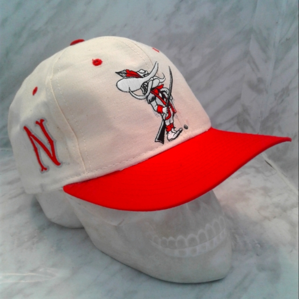 Vintage UNLV Runnin’ Rebels Top Of The World TOW Wave 7 1/8 Hat Cap university